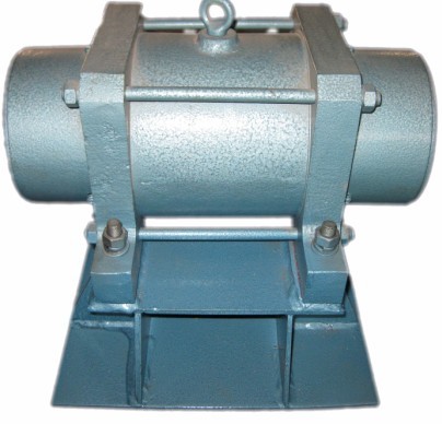 講解關(guān)于倉壁振動(dòng)器的振動(dòng)電機(jī)在運(yùn)行中產(chǎn)生冒煙的原因