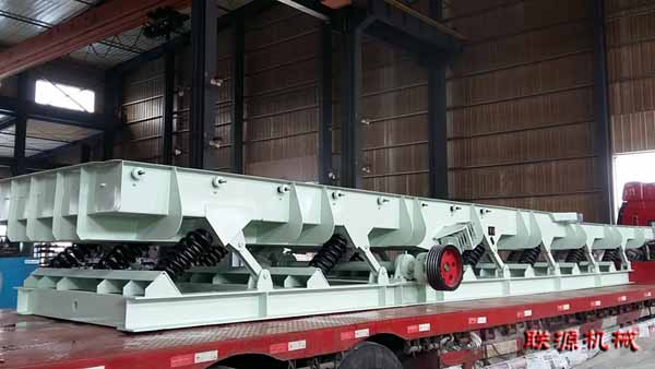 DLS型單質(zhì)體式連桿振動(dòng)輸送機(jī)