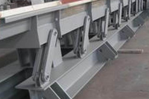 慣性振動熱料輸送機(jī)的優(yōu)勢特征